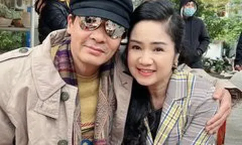 Võ Hoài Nam đi ăn và ôm NSND Thu Hà tình cảm chụp ảnh