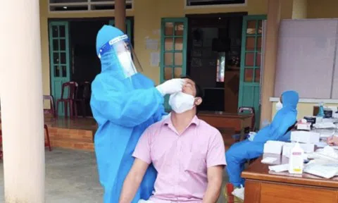 Quảng Nam ghi nhận 14 người nhập cảnh nhiễm biến chủng Omicron