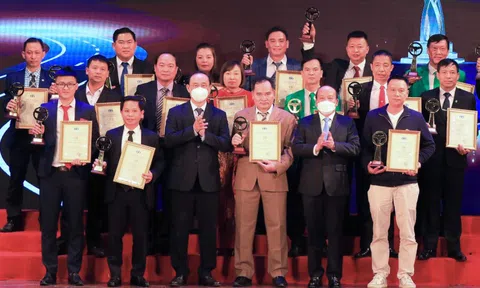 50 cá nhân xuất sắc nhận giải thưởng "Vô lăng vàng"