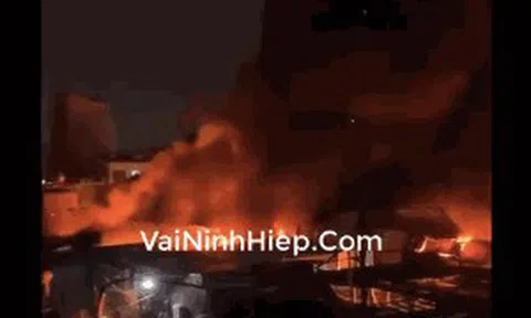 CLIP: Cháy lớn tại chợ vải Ninh Hiệp