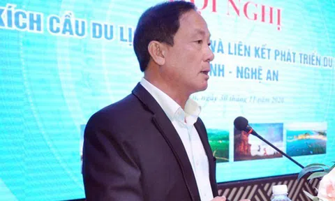 Giám đốc Sở Du lịch Bình Định chơi golf giữa lệnh cấm được nghỉ hưu non