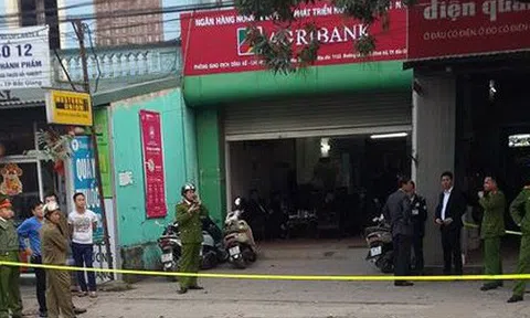 Nửa đêm đột nhập vào ngân hàng khống chế bảo vệ, đục két sắt