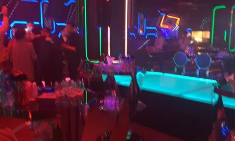 Quán bar trá hình hoạt động xuyên đêm