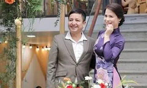 Chí Trung hạnh phúc bên bạn gái doanh nhân kém 18 tuổi