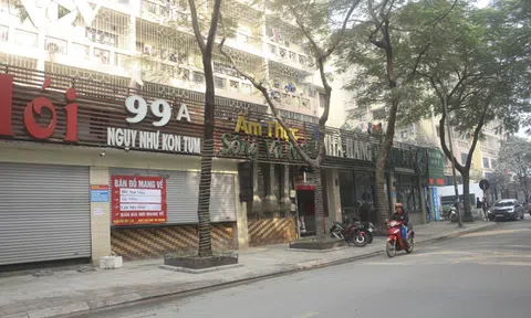 Hàng quán "nghỉ Tết" sớm, phố xá Hà Nội đìu hiu