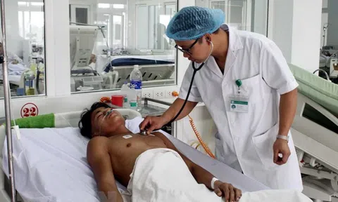 Nhậu rượu đế ngoài chòi, 2 người chết, 3 người nhập viện