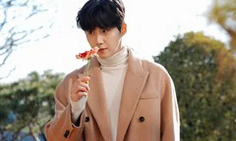 Kim Seon Ho 'Điệu Cha-Cha-Cha làng biển' hủy mọi kế hoạch năm 2022