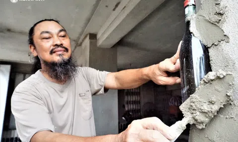 Bên trong ngôi nhà 2 tầng được xây dựng bằng hàng chục nghìn vỏ chai của "dị nhân" ở Hội An