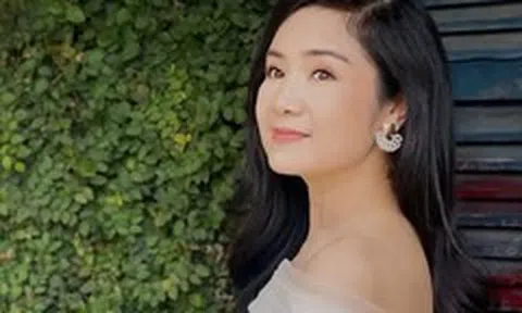 Nhan sắc 'vạn người mê' của NSND Thu Hà tuổi 53