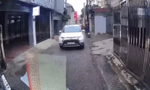 Nóng trên đường: Khó đỡ với những pha 'mắt để lên giời' của lái xeicon