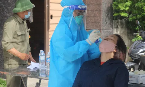 Test nhanh, phát hiện 31 công nhân dương tính SARS-CoV-2