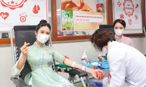 Hoa hậu Ngọc Hân lần thứ 9 hiến máu tình nguyện