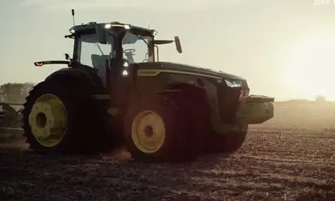 Máy cày không người lái - Tương lai của nghề nông