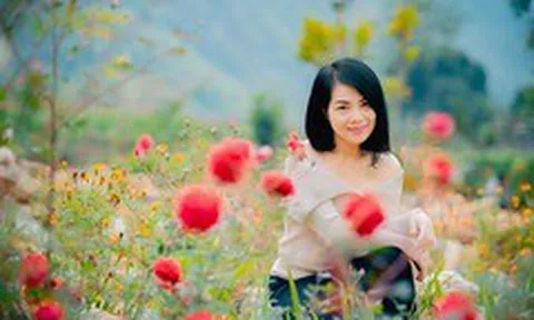 Vẻ rạng rỡ 'hack' tuổi của MC Bạch Dương 'Hành trình văn hoá'