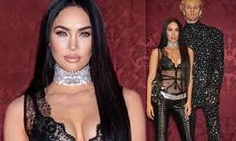 Megan Fox diện đồ xuyên thấu, thủng lỗ chỗ đi xem tình trẻ diễn thời trang