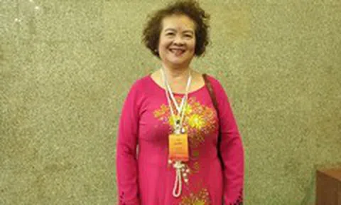 Nghệ sĩ Tố Uyên 'Con chim vành khuyên': Nỗi cô đơn, không muốn phiền con cháu