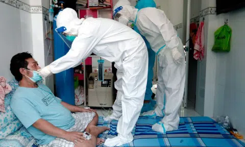 Sợ sốt, F0 uống thuốc tới hạ cả thân nhiệt