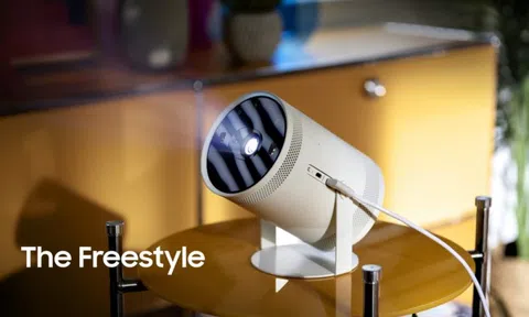 [CES 2022] Samsung ra mắt The Freestyle: Máy chiếu 100 inch bỏ túi