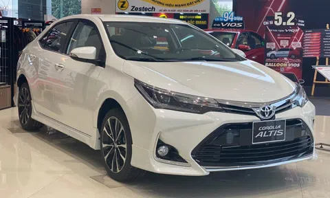 Xả hàng tồn, Toyota Corolla Altis được đại lý giảm giá gần 50 triệu đồng