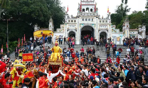 Chủ tịch Hà Nội: Dừng các lễ hội, hoạt động tập trung đông người dịp Tết