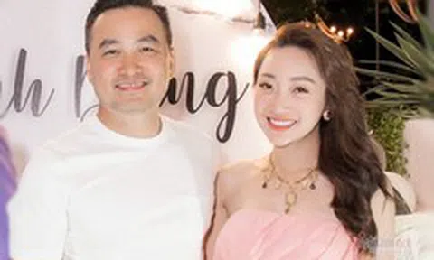 Diễn viên Chi Bảo U50 lên chức bố lần 2 hết mực chiều vợ kém 16 tuổi