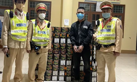 Dùng ô tô chở 130kg pháo hoa nổ đi tiêu thụ