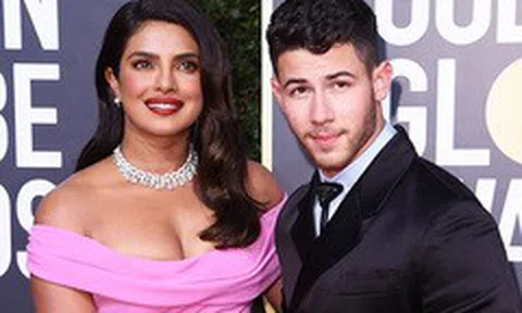 Hoa hậu Priyanka Chopra và chồng trẻ kém 10 tuổi lên chức bố mẹ