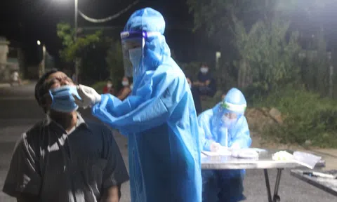 Test nhanh phát hiện 140 công nhân tại 2 nhà máy may mắc Covid-19