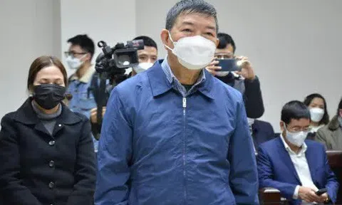 Nguyên giám đốc Bệnh viện Bạch Mai Nguyễn Quốc Anh bị tuyên phạt 5 năm tù