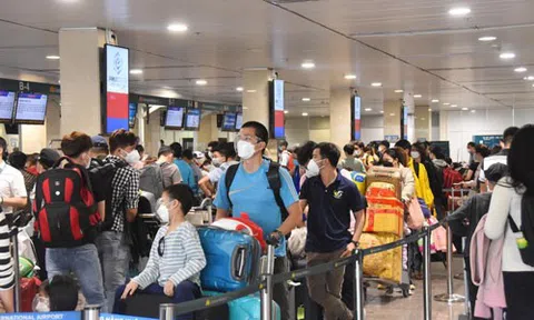 25 chuyến bay từ Tân Sơn Nhất cất cánh chậm do sương mù tại Nội Bài