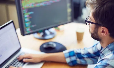 Thanh niên IT tự động hóa toàn bộ công việc, ngày làm 10 phút nhận lương hơn 2 tỷ VNĐ/năm