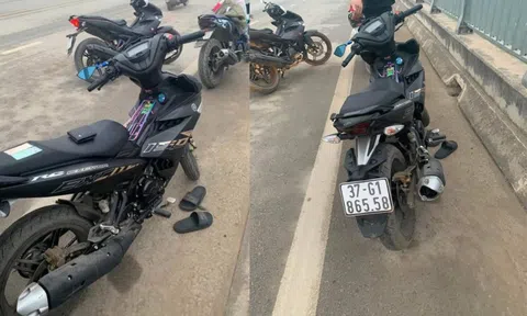 Truy tìm chủ chiếc xe máy và ví tiền để "quên" trên cầu rồi mất tích lúc sáng sớm