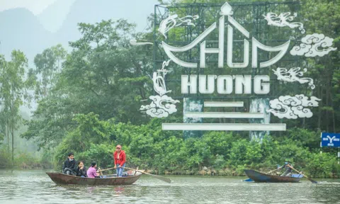 Bất ngờ tạm dừng tổ chức lễ hội Chùa Hương năm 2022