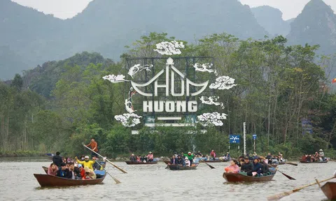 Hà Nội dừng tổ chức lễ hội chùa Hương