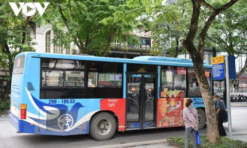 Hà Nội cho phép xe buýt hoạt động 100% công suất từ 8/2