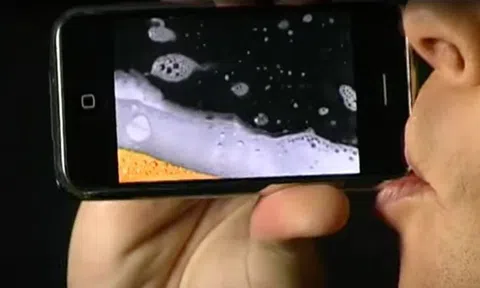 Kiếm hàng triệu USD từ ứng dụng uống bia trên iPhone