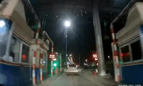 Tài khoản thừa tiền nhưng barie làn ETC vẫn sập trước mũi xeicon