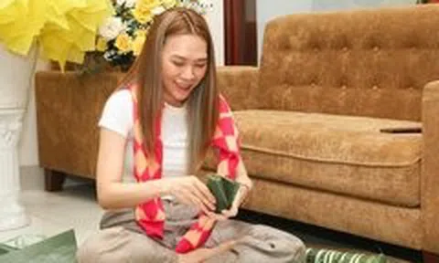 Mỹ Tâm, Phương Thanh trổ tài gói bánh cực khéo ngày Tết