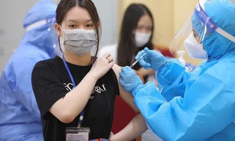 Bộ Y tế đề nghị các tỉnh, thành thần tốc tiêm vaccine phòng COVID-19 dịp Tết Nguyên đán