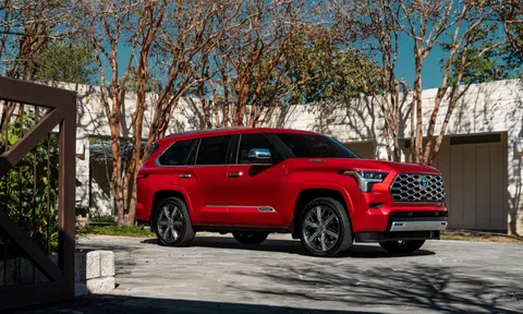 Toyota Sequoia 2023 hiện đại và hầm hố, thách thức Ford Expedition