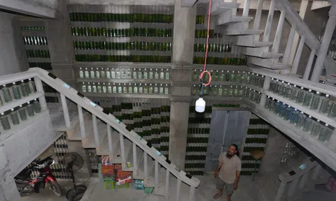 Ngắm ngôi nhà độc đáo được làm từ 12.000 vỏ chai thủy tinh