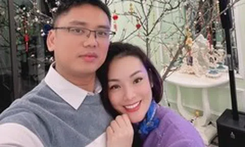 Tân Nhàn hạnh phúc đón năm mới bên ông xã