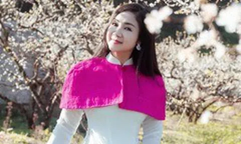 NSND Thu Hà khiến fan mê mẩn bởi nhan sắc trẻ trung tuổi 53