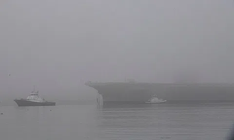 Hải quân Mỹ "bán đồng nát" tàu sân bay với giá 232 đồng, từ chối đề nghị hơn 113 tỷ đồng