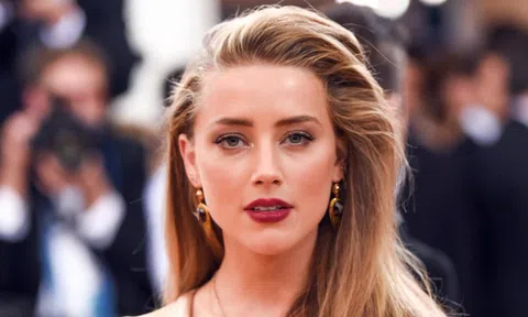 Amber Heard: Đóa hồng gai lắm điều tiếng