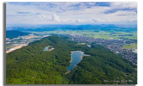 Sự tích 99 ngọn núi Hồng và quyết định dời đô chỉ vì một con chim Phượng