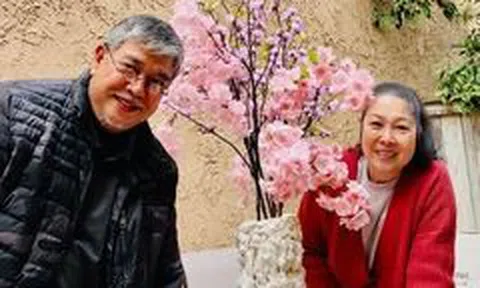 NSND Hồng Vân cùng ông xã Lê Tuấn Anh đón Tết ở Mỹ