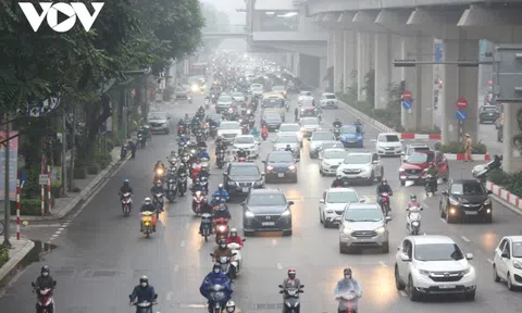 Đường phố Hà Nội không ùn tắc trong ngày đi làm đầu tiên sau nghỉ Tết