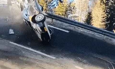 Xe đua mất lái rơi xuống vực nát bét, tài xế thoát chết thần kỳicon