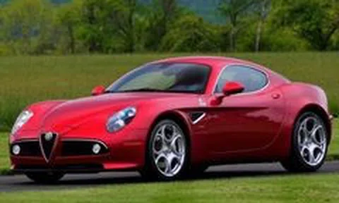 10 xe cực đỉnh nhưng bị cấm ở Mỹ